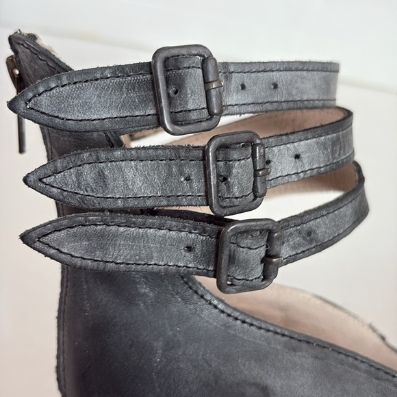 Freebird Randi mid-heel round toe ankle strap adjustable buckle gray gun metal - Picture 12 of 16